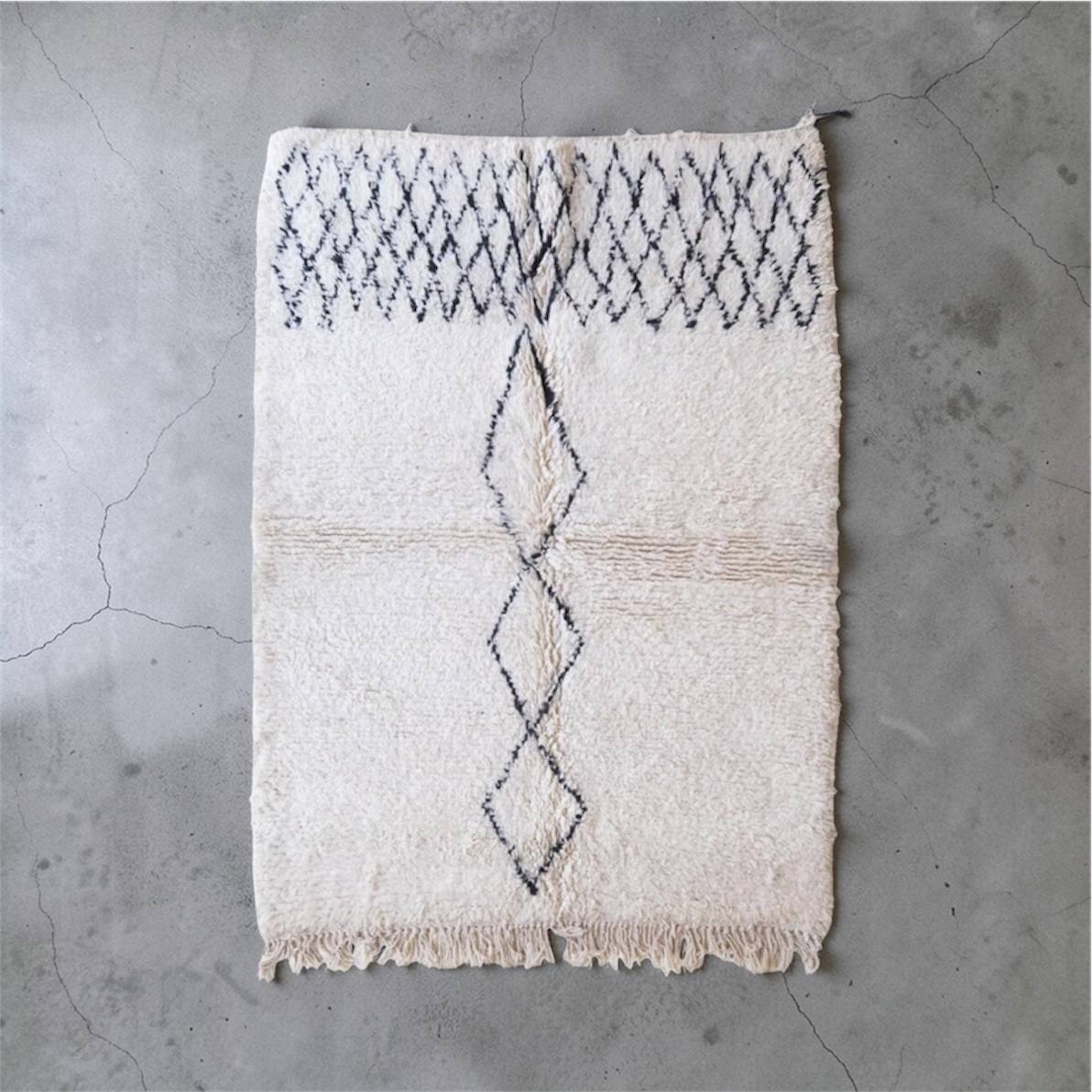 white and black Mrirt carpet| soft wool |customize your size| moroccan rug